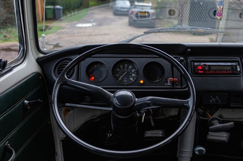 1976 Volkswagen T2 Bay Window Campervan En venta (imagen 55 de 143)