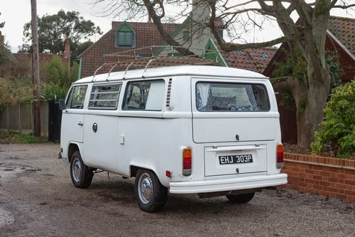 1976 Volkswagen T2 Bay Window Campervan En venta (imagen 27 de 143)