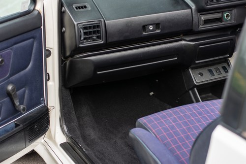 1990 VW Golf GTI Cabriolet à vendre (picture 37 of 141)