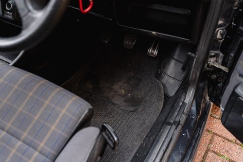 NO RESERVE - 1990 Volkswagen Golf GTI 8v In vendita (immagine 34 di 149)