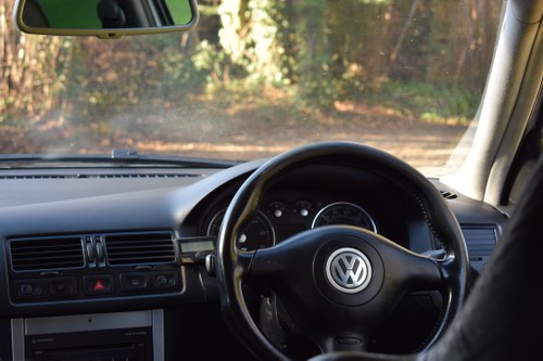 2003 VW Golf R32 Te koop (foto 49 van 139)