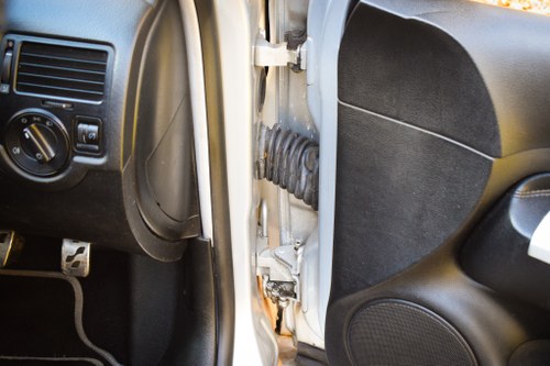 2003 VW Golf R32 Te koop (foto 76 van 139)