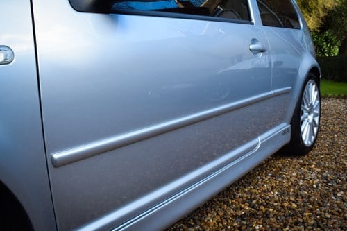 2003 VW Golf R32 Te koop (foto 90 van 139)