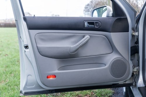 NO RESERVE - 1999 Volkswagen Mk4 Golf V5 Auto à vendre (picture 35 of 126)