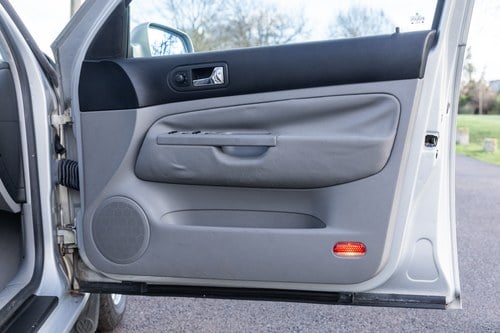 NO RESERVE - 1999 Volkswagen Mk4 Golf V5 Auto à vendre (picture 27 of 126)