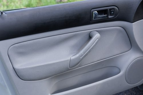 NO RESERVE - 1999 Volkswagen Mk4 Golf V5 Auto à vendre (picture 36 of 126)