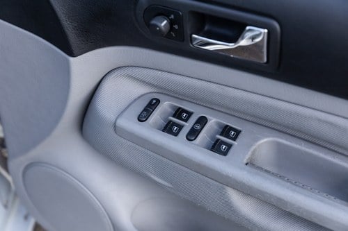 NO RESERVE - 1999 Volkswagen Mk4 Golf V5 Auto à vendre (picture 29 of 126)