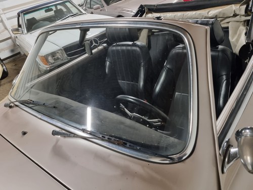 1969 Volkswagen Karmann Ghia Convertible zum Verkauf (Bild 39 von 48)