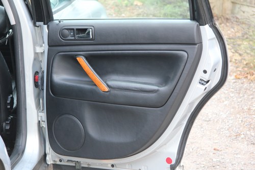 NO RESERVE - 1999 Volkswagen Passat V5 In vendita (immagine 48 di 113)