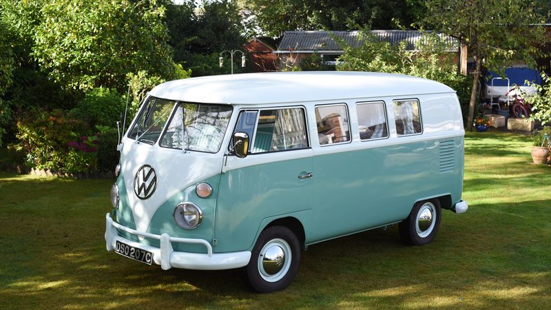 1965 Volkswagen Split Windscreen campervan LHD For Sale (picture 1 of 160)