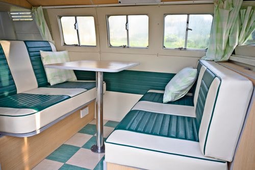 1963 VW Type 2 Splitscreen Sundial Campervan In vendita (immagine 42 di 146)