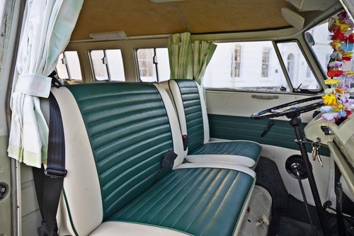 1963 VW Type 2 Splitscreen Sundial Campervan In vendita (immagine 40 di 146)