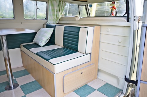 1963 VW Type 2 Splitscreen Sundial Campervan In vendita (immagine 43 di 146)