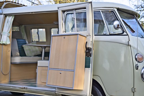 1963 VW Type 2 Splitscreen Sundial Campervan In vendita (immagine 65 di 146)