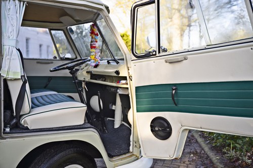 1963 VW Type 2 Splitscreen Sundial Campervan In vendita (immagine 21 di 146)