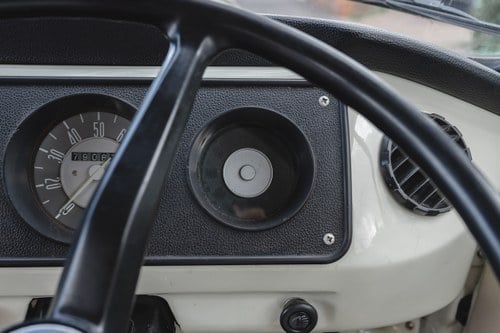 1974 Volkswagen T2 Bay Window Camper Te koop (foto 31 van 176)