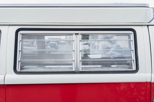 1974 Volkswagen T2 Bay Window Camper Te koop (foto 97 van 176)