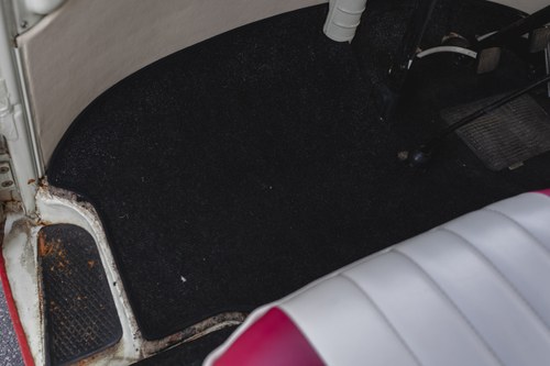 1974 Volkswagen T2 Bay Window Camper Te koop (foto 40 van 176)