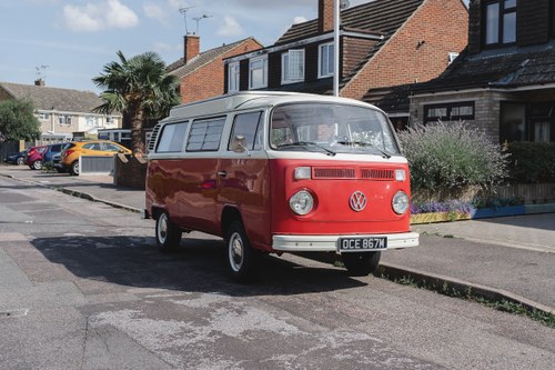1974 Volkswagen T2 Bay Window Camper Te koop (foto 1 van 176)