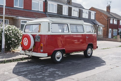 1974 Volkswagen T2 Bay Window Camper Te koop (foto 3 van 176)