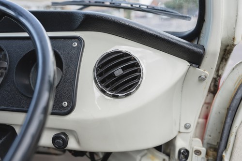 1974 Volkswagen T2 Bay Window Camper Te koop (foto 33 van 176)