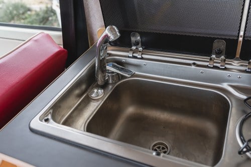 1974 Volkswagen T2 Bay Window Camper Te koop (foto 61 van 176)