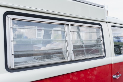 1974 Volkswagen T2 Bay Window Camper Te koop (foto 96 van 176)