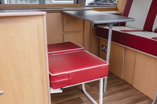 1974 Volkswagen T2 Bay Window Camper Te koop (foto 50 van 176)