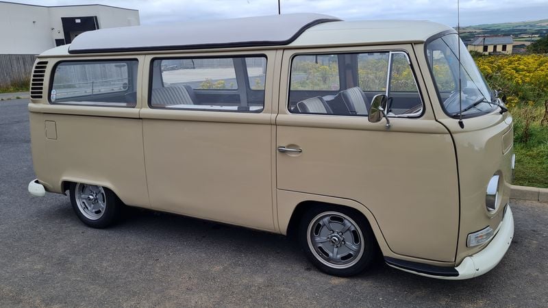 1972 VW Type 2 pop-top camper For Sale (picture 1 of 118)