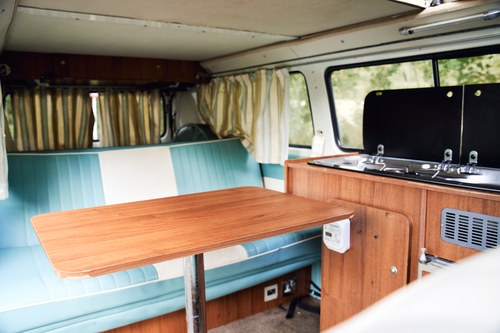 1977 Volkswagen Type 2 Bay Window Westfalia Campervan à venda (imagem 114 de 215)