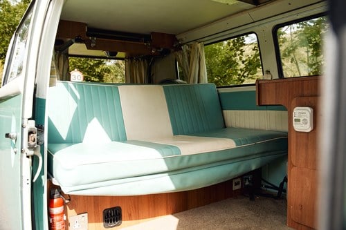 1977 Volkswagen Type 2 Bay Window Westfalia Campervan à venda (imagem 78 de 215)