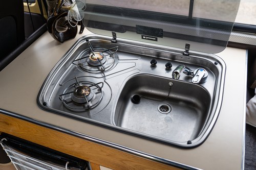 1971 Volkswagen Type 2 Bay Window Camper Conversion zum Verkauf (Bild 63 von 115)