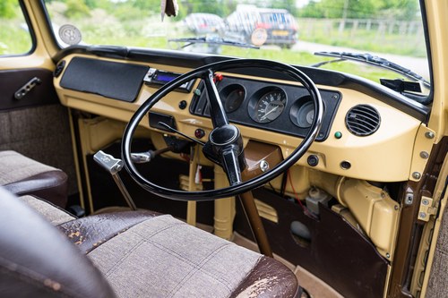 1971 Volkswagen Type 2 Bay Window Camper Conversion zum Verkauf (Bild 37 von 115)