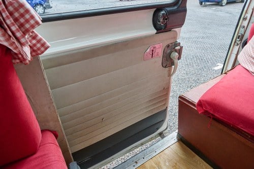 1972 Volkswagen T2 Baywindow Danbury Camper In vendita (immagine 107 di 205)