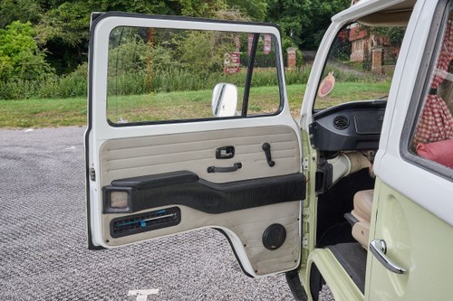 1972 Volkswagen T2 Baywindow Danbury Camper In vendita (immagine 50 di 205)