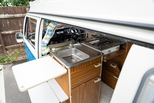 1972 Volkswagen T2 Bay Window Campervan En venta (imagen 61 de 140)