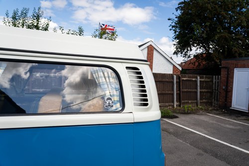 1972 Volkswagen T2 Bay Window Campervan En venta (imagen 111 de 140)