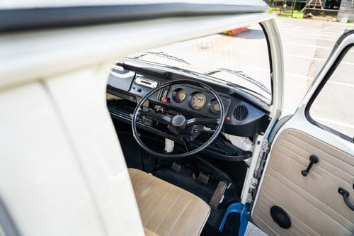 1972 Volkswagen T2 Bay Window Campervan En venta (imagen 19 de 140)