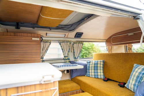 1972 Volkswagen T2 Bay Window Campervan En venta (imagen 51 de 140)