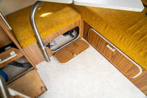 1972 Volkswagen T2 Bay Window Campervan En venta (imagen 68 de 140)