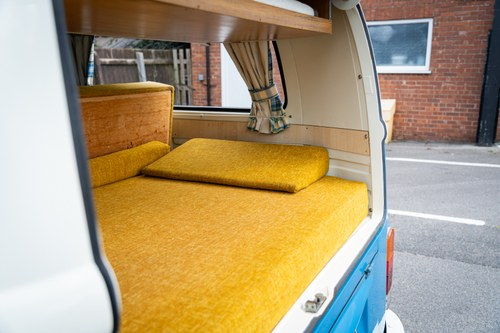 1972 Volkswagen T2 Bay Window Campervan En venta (imagen 76 de 140)
