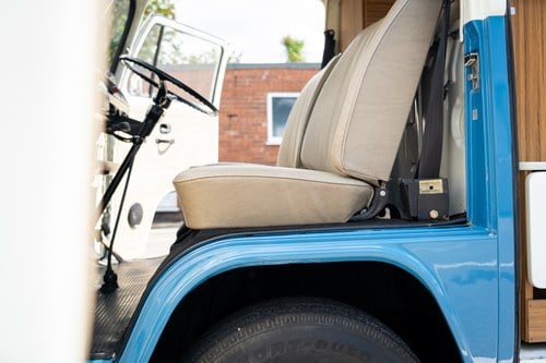 1972 Volkswagen T2 Bay Window Campervan En venta (imagen 34 de 140)