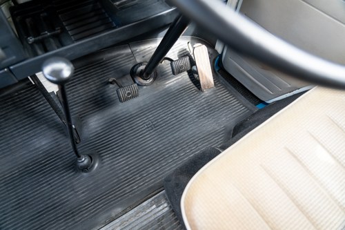 1972 Volkswagen T2 Bay Window Campervan En venta (imagen 30 de 140)