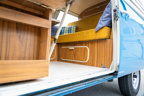 1972 Volkswagen T2 Bay Window Campervan En venta (imagen 59 de 140)