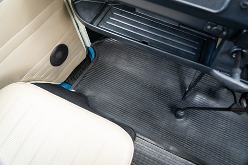 1972 Volkswagen T2 Bay Window Campervan En venta (imagen 35 de 140)