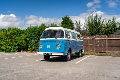 1972 Volkswagen T2 Bay Window Campervan En venta (imagen 13 de 140)
