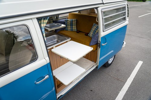 1972 Volkswagen T2 Bay Window Campervan En venta (imagen 62 de 140)