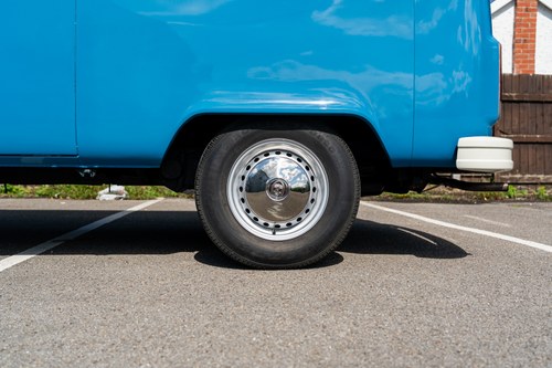 1972 Volkswagen T2 Bay Window Campervan En venta (imagen 16 de 140)