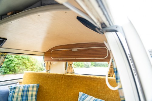 1972 Volkswagen T2 Bay Window Campervan En venta (imagen 55 de 140)
