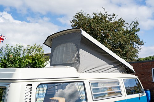 1972 Volkswagen T2 Bay Window Campervan En venta (imagen 94 de 140)